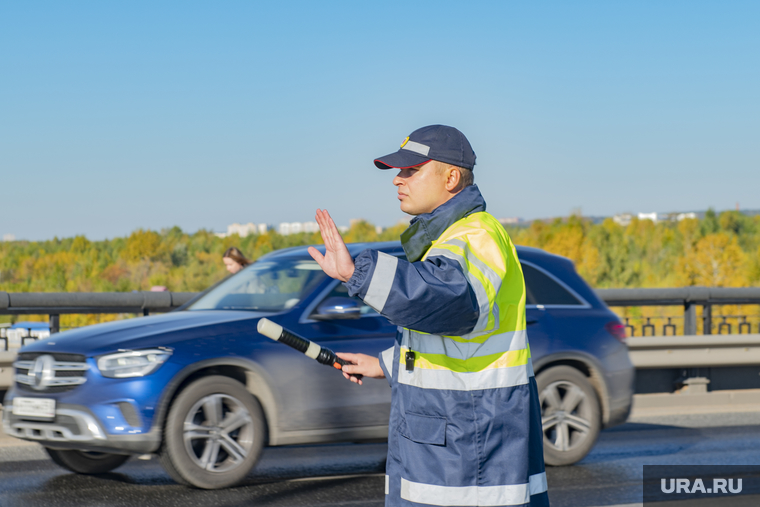ДТП на Коммунальном мосту. Пермь, регулировщик дорожного движения, гибдд, инспектор дпс, дпс