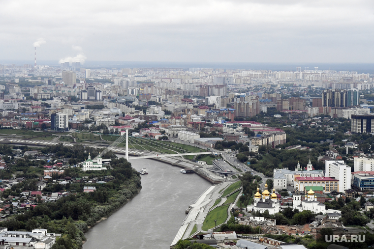Виды города Тюмени. Пермь, река тура, река тура, вид города с высоты, центр тюмени