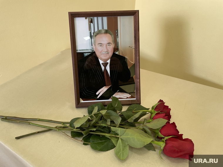 Похороны главы Кунашакского района Сибагатуллы Аминова. Челябинск, аминов сибагатулла, похороны