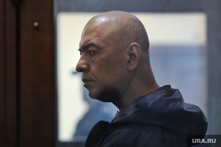 Курганца приговорили к 16 годам колонии за убийство матери и дочери в 2012 году
