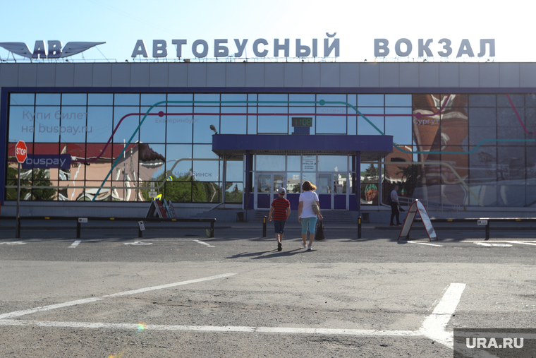 Автобусный вокзал и виды города. Курган, автовокзал, автобус, общественный транспорт, пассажиры, автобусный вокзал
