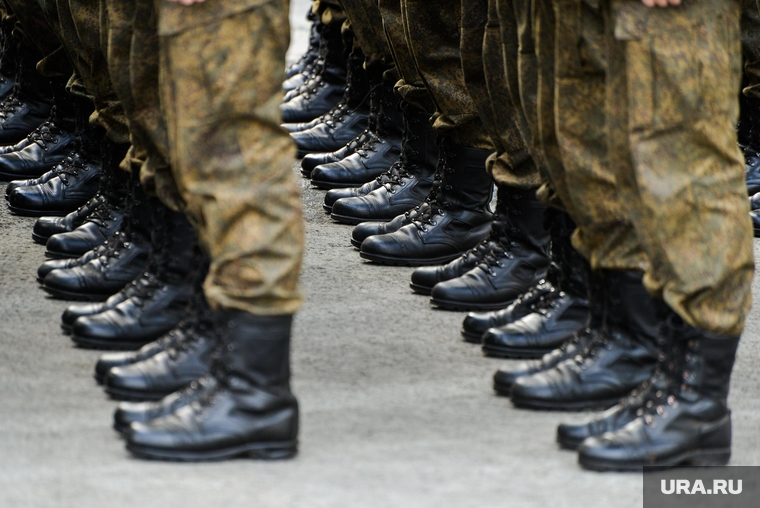 Репетиция парада Победы. Челябинск, силовики, камуфляж, армия, военные, солдаты, войска, призыв, обувь, берцы, новобранец, призывник, военнослужащие, вежливые люди, сво