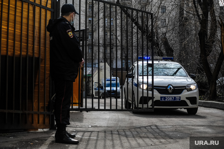 Обстановка у Басманного суда. Москва, полицейская машина, полиция, басманный, автомобиль полиции, доставка заключенного
