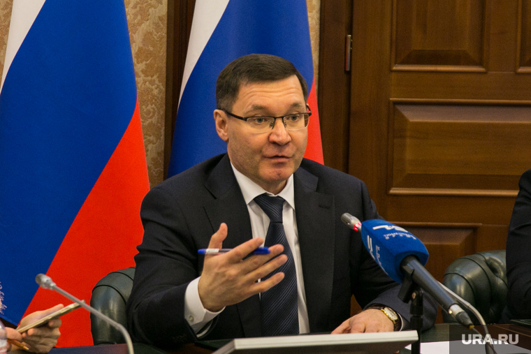 Пресс-конференция Владимира Якушева, министра строительства и жилищно-коммунального хозяйства. Тюмень, якушев владимир, портрет