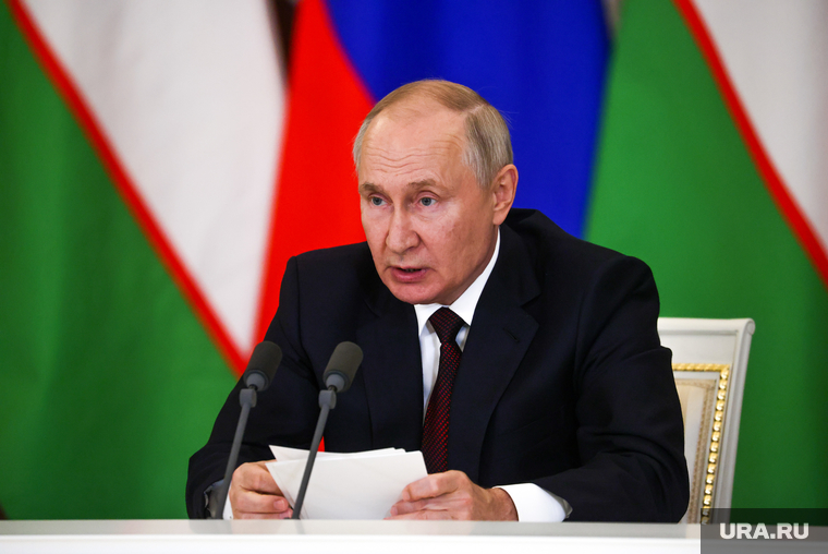 Владимир Путин и Шавкат Мирзиёев на совместном заявлении в Кремле. Москва, путин владимир