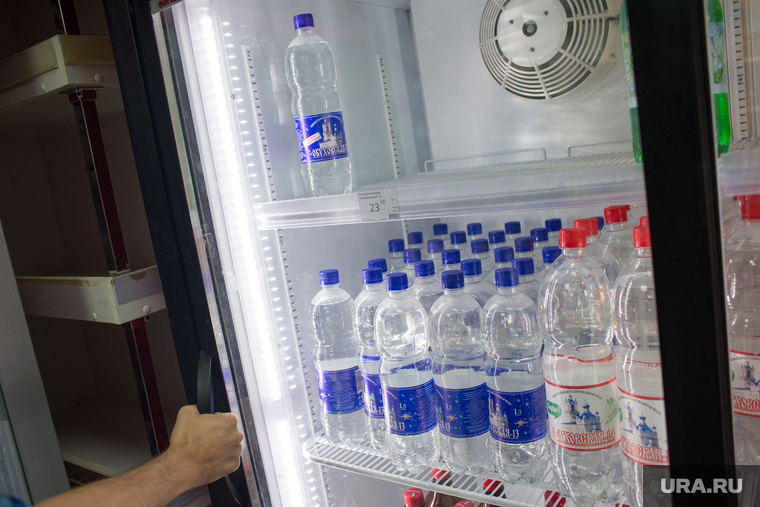 Точки продажи воды в центре Екатеринбурга, минеральная вода, холодильник, обуховская