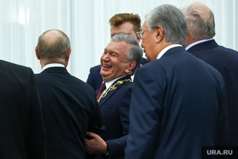 Лидеры стран СНГ поздравили президента Узбекистана Шавката Мирзиеева с получением Почетного знака СНГ