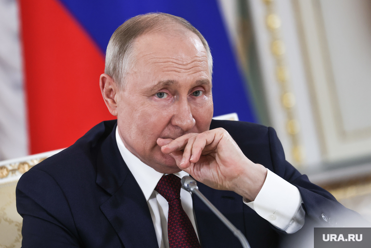 Президент России Владимир Путин на итоговой пресс-конференции саммита "Россия-Африка". Санкт-Петербург, путин владимир