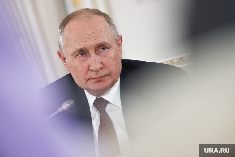 Президент России Владимир Путин на итоговой пресс-конференции саммита "Россия-Африка". Санкт-Петербург, путин владимир
