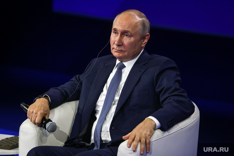Владимир Путин на Третьей Международной олимпиаде по финансовой безопасности. Сочи, путин владимир
