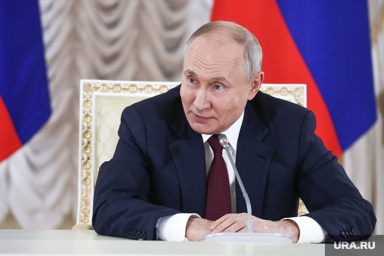 Президент России Владимир Путин на итоговой пресс-конференции саммита "Россия-Африка". Санкт-Петербург, путин владимир, топ