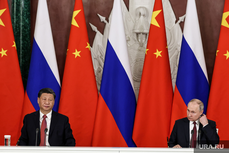 Президент России Владимир Путин и председатель КНР Си Цзинь Пин на встрече во время совместного заявления в Кремле. Москва, си цзиньпин, путин владимир