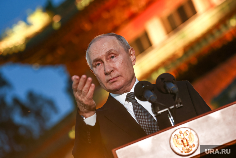 Заключительная пресс-конференция президента России Владимира Путина по окончанию визита в Китай. Пекин, КНР, путин владимир
