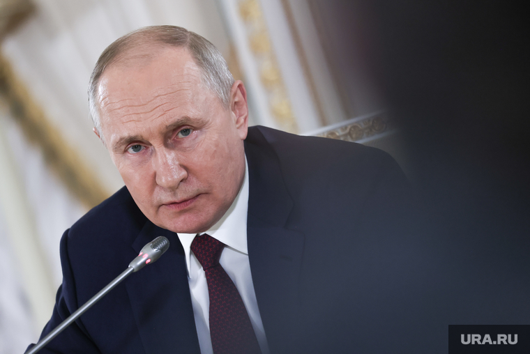 Президент России Владимир Путин на итоговой пресс-конференции саммита "Россия-Африка". Санкт-Петербург, путин владимир
