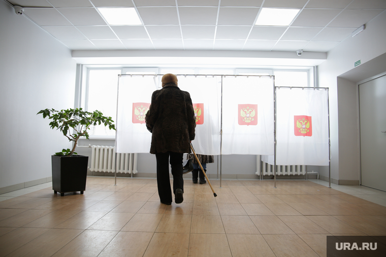ВЫБОРЫ 2018. День голосования. Избирательный участок.  Пермь, кабинки для голосования, выборы, 18 марта, избирательный участок, выборы президента, звездочка, голосование