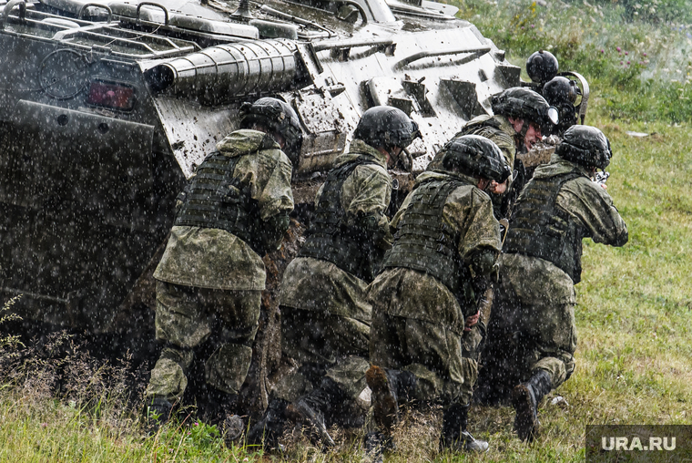 Первый день форума "Армия 2019" на Свердловском полигоне. Екатеринбург, армия, военные, столкновение, атака, штурм, спецоперация, контртеррористическая операция, тактика, бой, солдат, войсковая операция, кто, укрытие