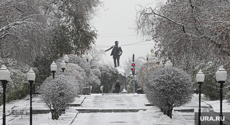 Снег в городе. Екатеринбург, снег, снегопад, зима