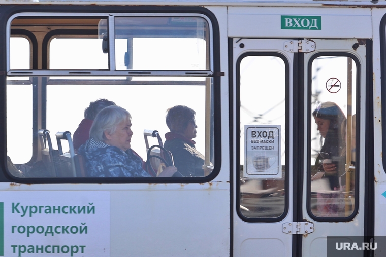 Город. Строительство бассейна для студентов КГУ. Проспект Голикова. Курган, автобус, общественный транспорт, пассажиры