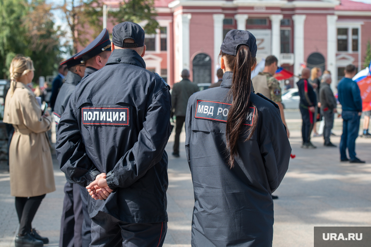 Митинг ЧВК Вагнер в День Российского флага. Пермь, мвд, массовое мероприятие, ппс, полиция, ппсп
