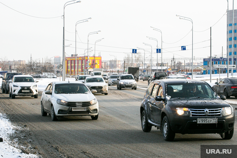 Виды города. Тюмень, автомобили, машины, дорога
