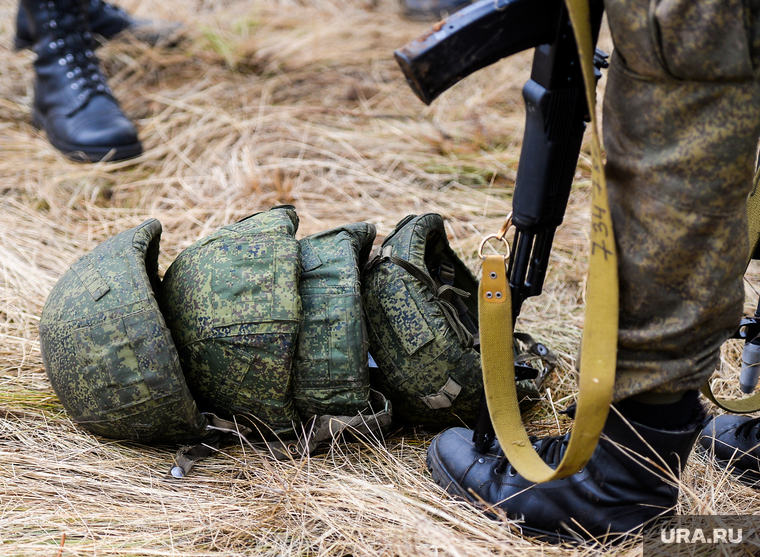 Боевое слаживание мобилизованных на Чебаркульском полигоне ЦВО. Челябинская область, учения, армия, военные, солдаты, оружие, вооружение, война, каски, бойцы, боевые действия, полигон, сво, боевое слаживание