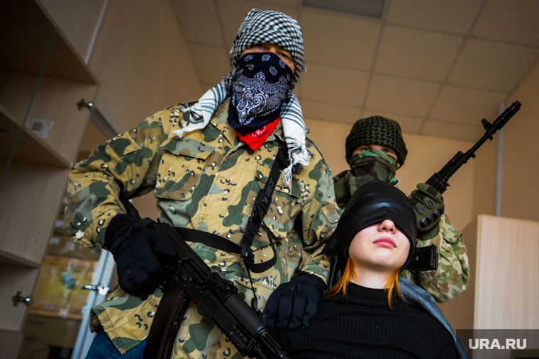 Терроризм. Челябинск, автомат, калашников, оружие, нападение, терроризм, боевик, араб, израиль, ак, заложник, сектор газа, игил, захват заложников, палестина, хамас, заложница, хезболла, моджахед, хусит, пуштун