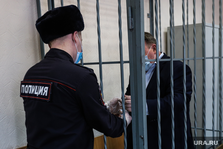 Судебное заседание по избранию меры пресечения для Молчанова Олега. Курган, депутат, чиновник, полиция, арест, наручники