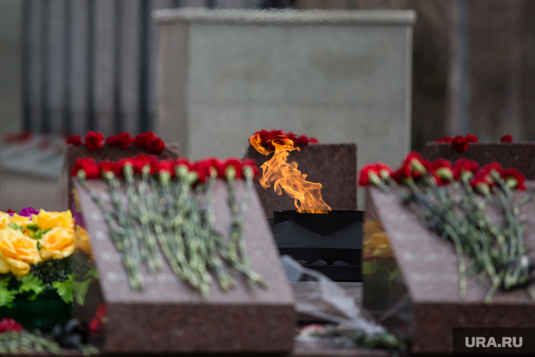 Вечный огонь .Сургут, вечный огонь, мемориал славы, день победы, 9 мая