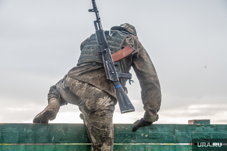 Подготовка к военной службе в зоне СВО. ЦВСП Стрелец. Пермь, полоса препятствий, преодоление препятствий, боевое слаживание, учебка, нвп, военная тренировка, учения на полигогне