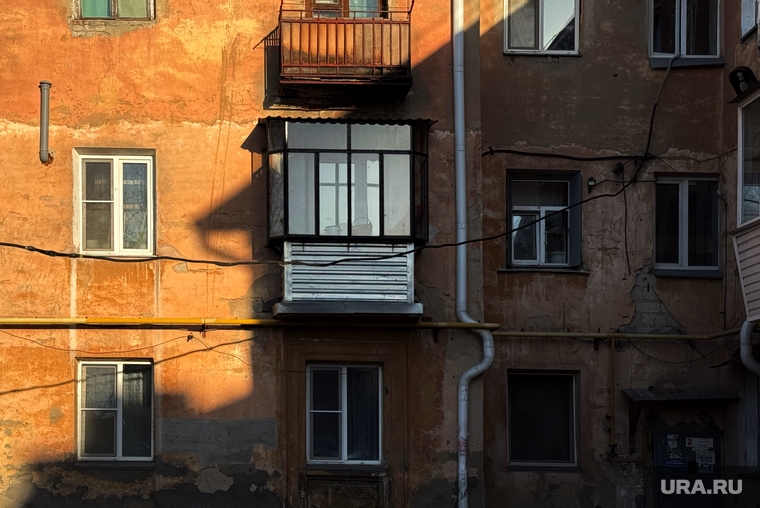 Город. Курган, старые дома