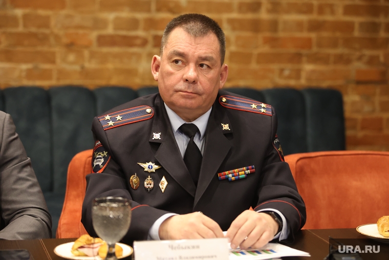 Пресс-завтрак начальника «Южный Урал» Владимира Муравьева и начальника УГИБДД УМВД России по Курганской области Михаила Чебыкина. Курган, михаил чебыкин