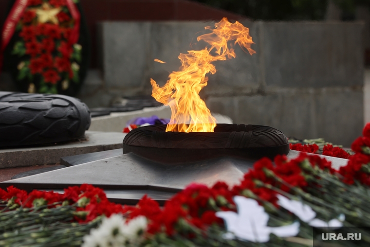Отправка призывников в элитные войска. Курган, день победы, день памяти и скорби, вечный огонь