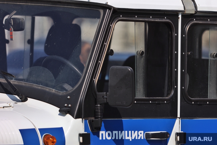 Город. Подготовка к 9 мая. Курган, машина полиции, полицейская машина, полиция