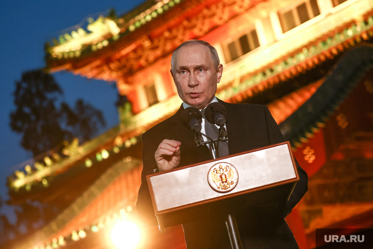 Заключительная пресс-конференция президента России Владимира Путина по окончанию визита в Китай. Пекин, КНР, путин владимир