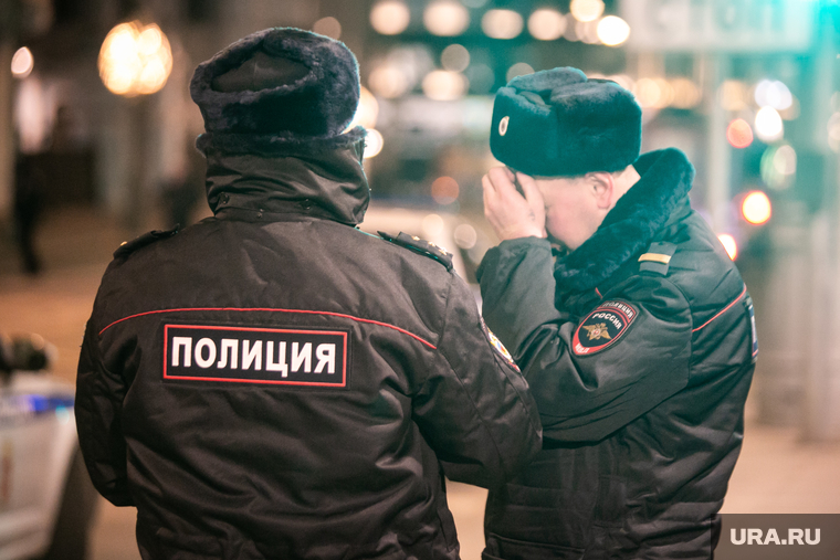 Лубянская площадь после проишествия со стрельбой у здания ФСБ России. Москва, место проишествия, полиция, лубянская площадь, полицейское оцепление