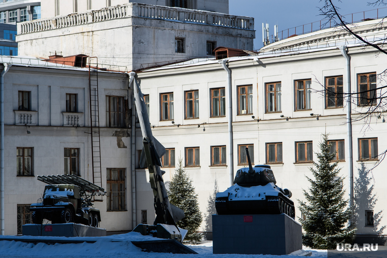 Виды Екатеринбурга, одо, военная техника, экспонат, областной дом офицеров