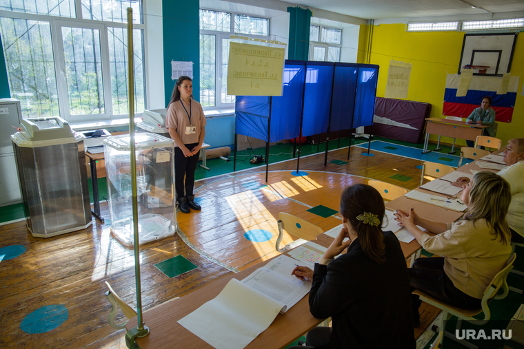 Выборы в ЕГД. Екатеринбург, избирательный участок, урна для голосования, выборы 2023