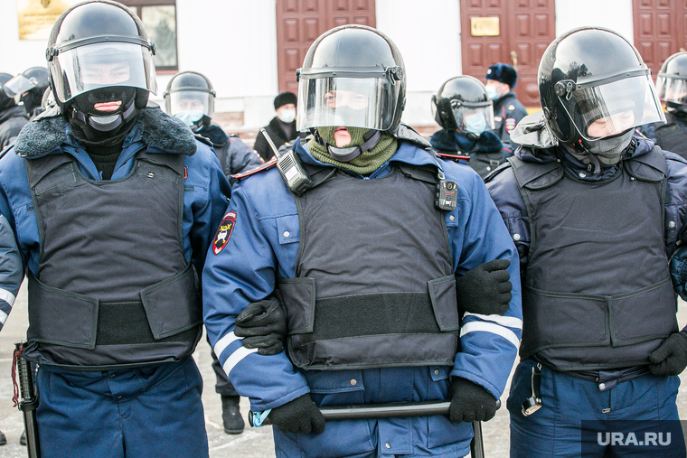 Несанкционированная акция в поддержку оппозиции. Тюмень, полиция, несанкционированная акция, омон, несогласованная акция