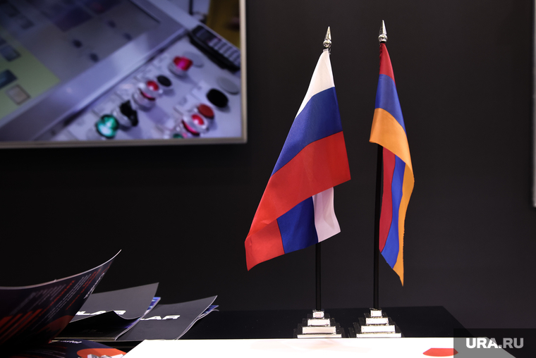 Михаил Мишустин на саммите ЕАЭС. Сочи, российский флаг, флаг россии, флаг армении, армянский флаг