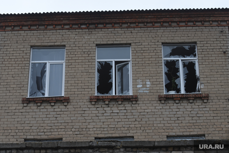 Местные жители в подвале дома в Докучаевске Докучаевск ДНР, последствия, донецкая народная республика, артобстрел, разрушения, обстрел, докучаевск