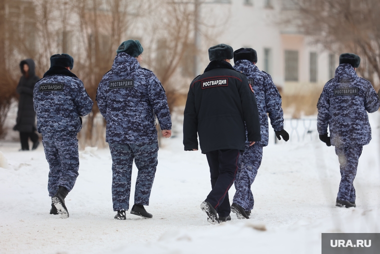 Заседание областной думы. Курган, полиция, росгвардия, сотрудник росгвардии