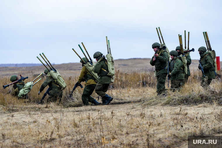 Боевое слаживание мобилизованных на Чебаркульском полигоне ЦВО. Челябинская область, учения, армия, военные, солдаты, оружие, вооружение, война, бойцы, боевые действия, полигон, сво, боевое слаживание, гранатометчики, сбойка