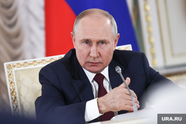 Президент России Владимир Путин на итоговой пресс-конференции саммита "Россия-Африка". Санкт-Петербург, путин владимир