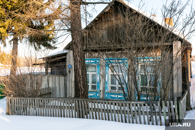 Клипарт деревня, село. Тюмень, деревянный дом, зима, деревня, ограда, село, деревенский дом, сельский дом, забор, дом, деревенская ограда, деревянный забор, забор в деревне