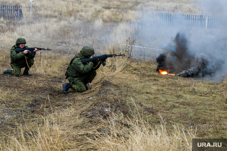 Боевое слаживание мобилизованных на Чебаркульском полигоне ЦВО. Челябинская область, учения, армия, военные, солдаты, оружие, вооружение, война, бойцы, боевые действия, полигон, сво, боевое слаживание