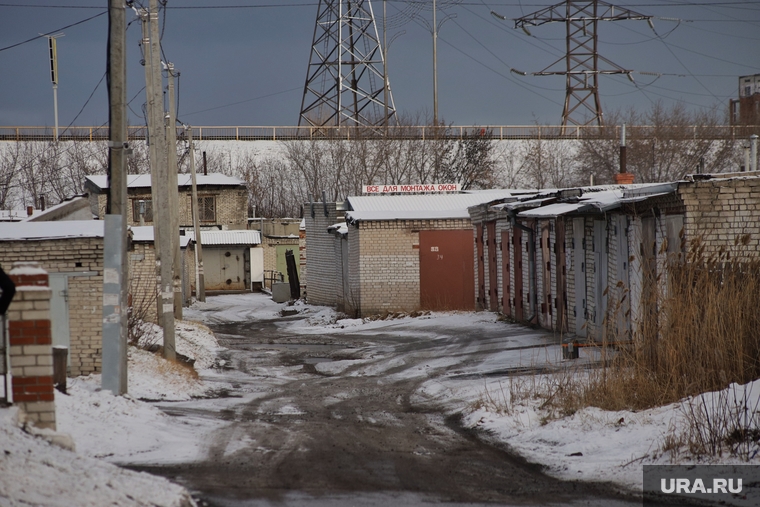 Благоустройство городского парка в снег. Курган , снег, зима, гаражи, гаражный комплекс