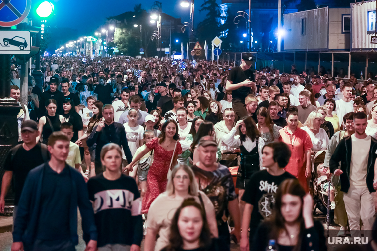 Салют. Тюмень, люди, тюмень, толпа, толпа людей, день города