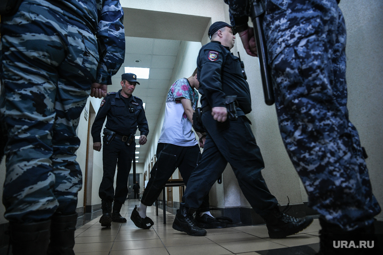 Мера пресечения по подростку, убившему свою подругу. Екатеринбург, задержанный, суд, мера пресечения, конвой
