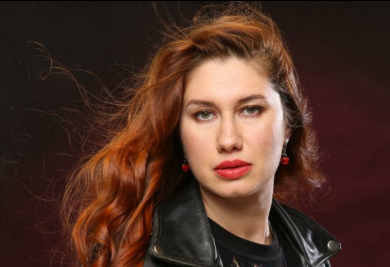 Екатерина пытается оградить детей от безнравственности, которая транслируется в сериалах и фильмах
