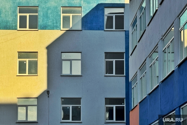 Город. Курган, окна, школа, школа 31